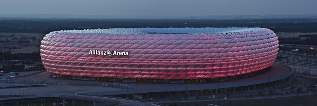 Allianz Arena di Munchen pada sore hari