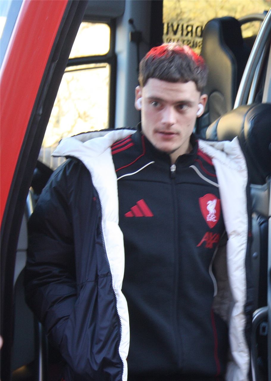Florian Wirtz dengan jaket latihan Liverpool, 4 Januari 2026