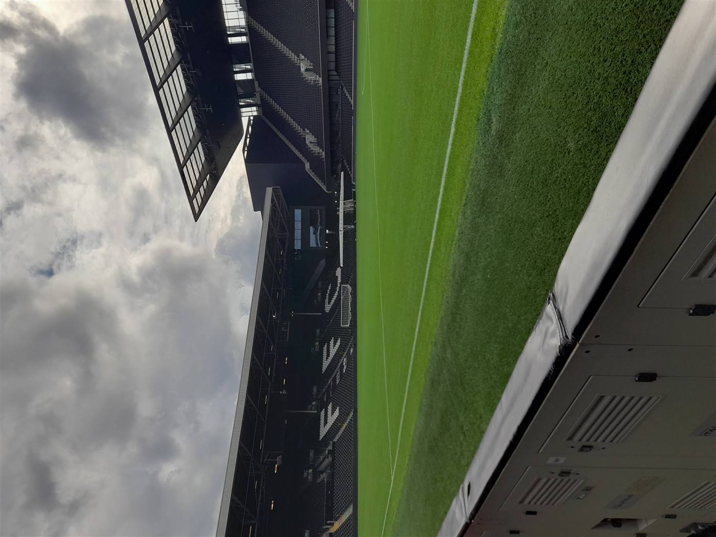 Bagian dalam Craven Cottage, 23 September 2024
