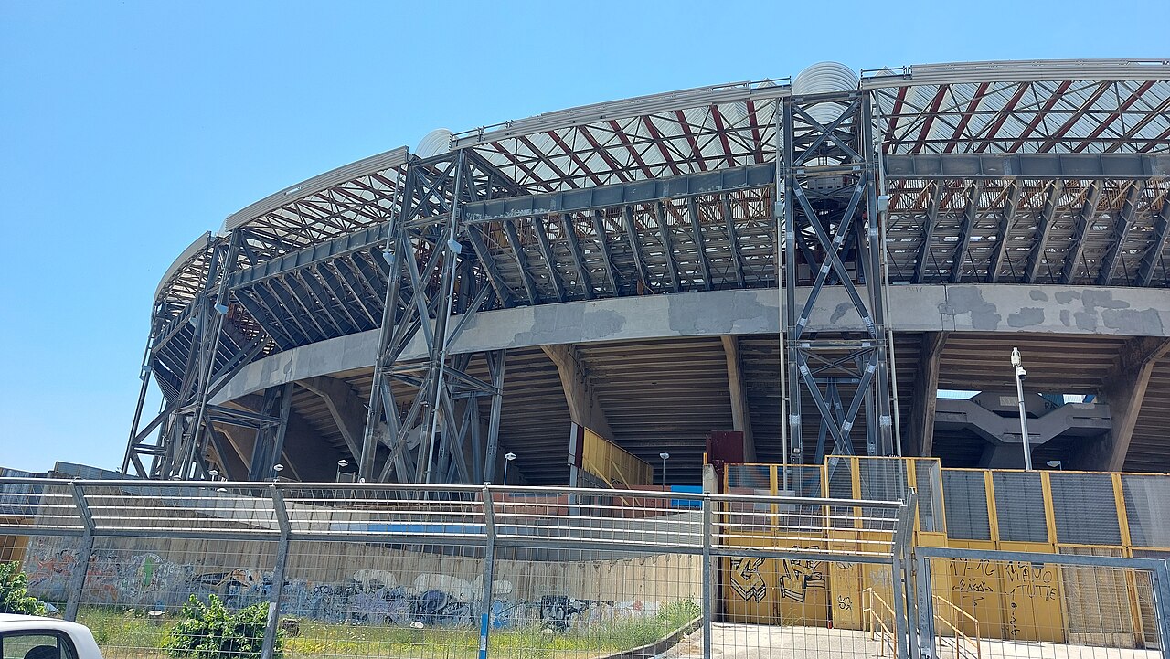 Bagian luar Stadio Diego Armando Maradona, 18 Juli 2022